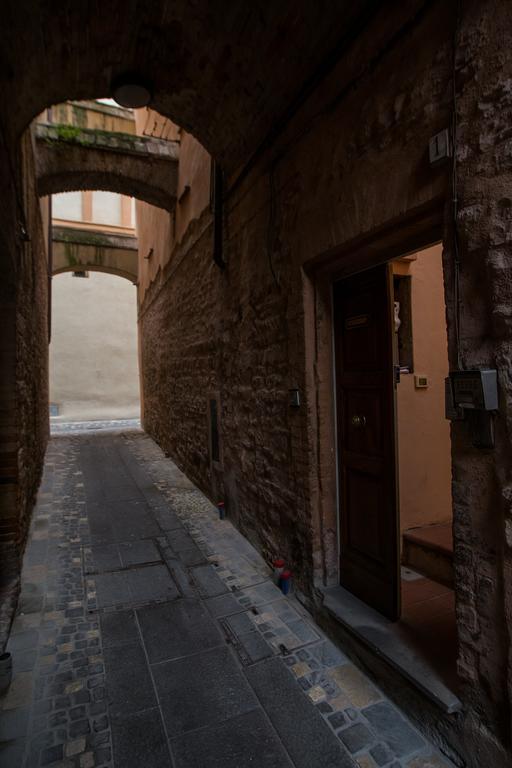 Residenza Raffaello Ξενοδοχείο Φολίνιο Εξωτερικό φωτογραφία